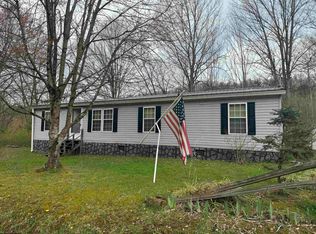 16 Dock Ln, Fairmont, WV 26554