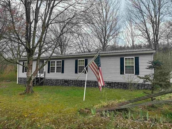 16 Dock Ln, Fairmont, WV 26554