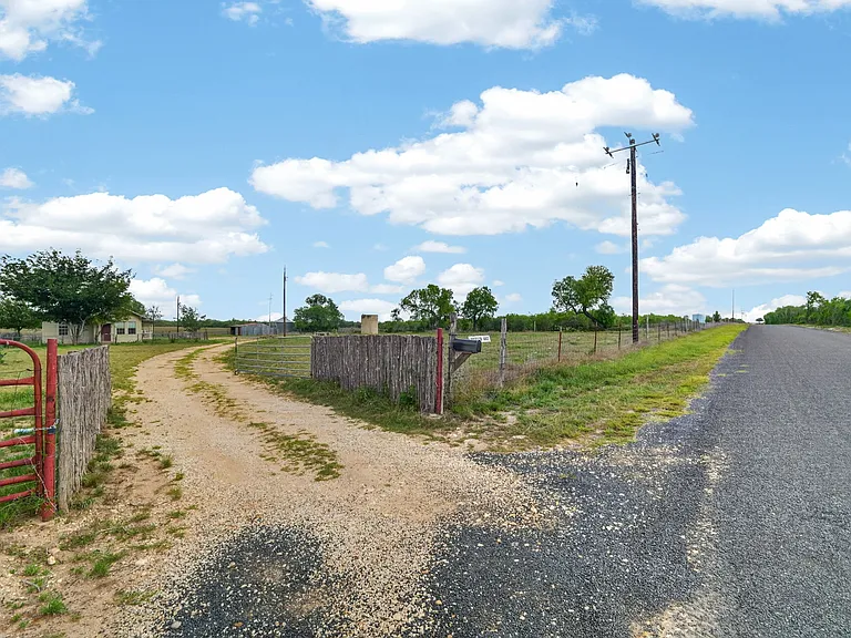 3021 County Road 467 — Photo 2