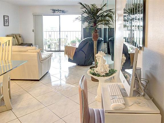 3rd image of 7700 Sun Island Dr S APT 704