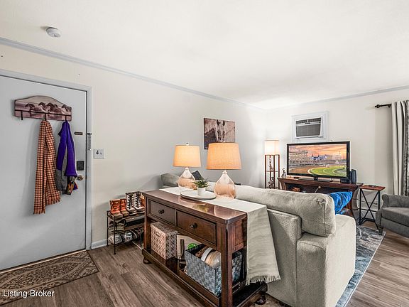 3rd image of 1710 Odaniel Ave APT 25