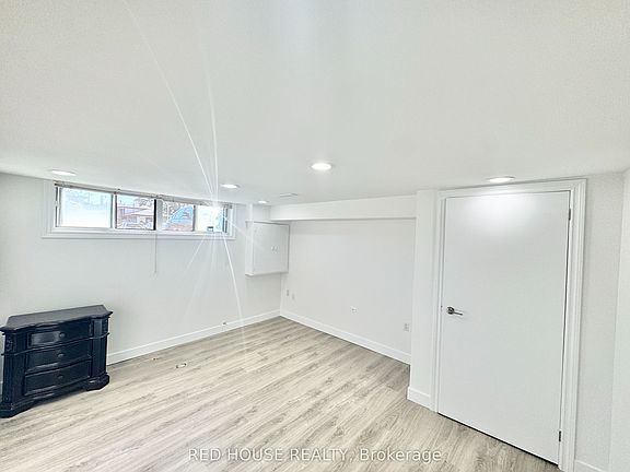 5th image of 144 Laura Rd #Basement