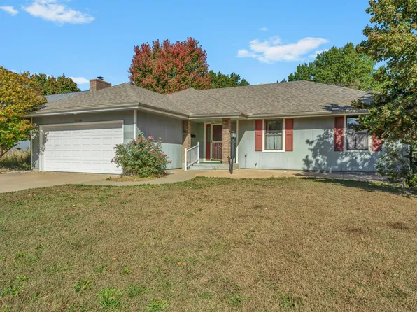 6054 SW 25th St, Topeka, KS 66614