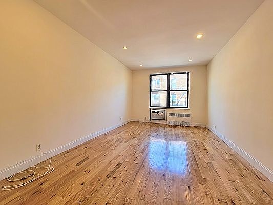 2nd image of 506 E 88th St #4EE