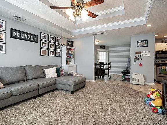 3rd image of 837 Twin Oaks Dr