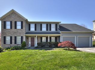 8021 Maple Run Ln, Knoxville, TN 37919