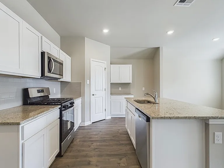 3403 Magnolia Lakes Blvd — Photo 3