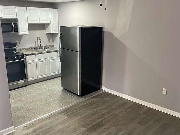 2nd image of 413 Ivy St