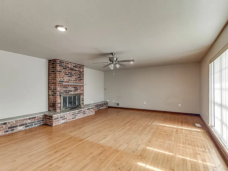 27115 Western Ave — Photo 7