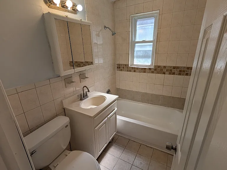 632 Cora Pl #2A — Photo 2