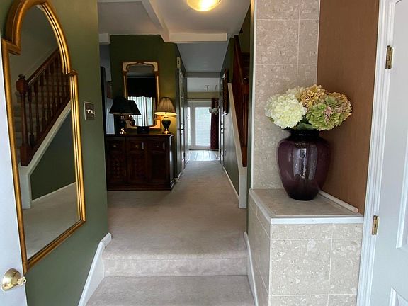 2nd image of 32 Briarwood Way