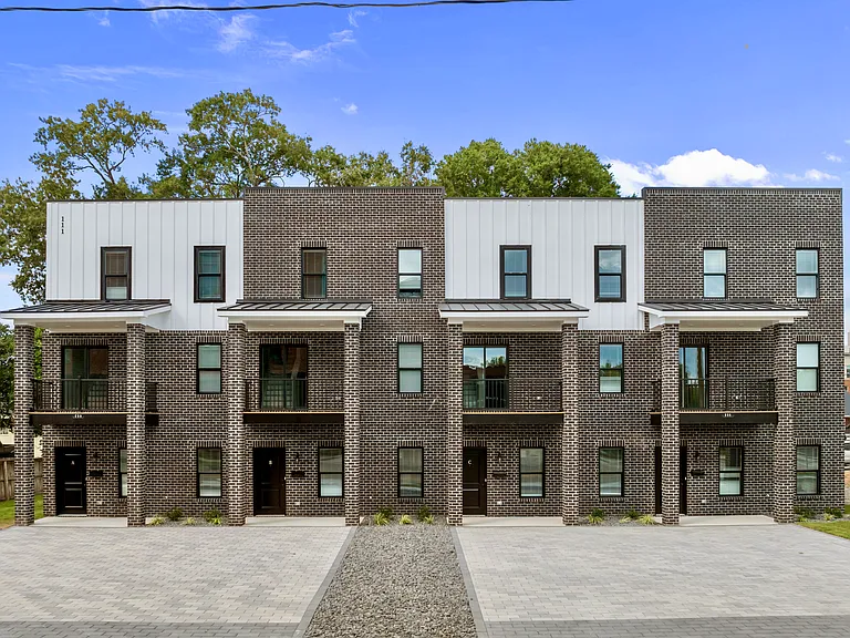 804 Forbes St — Photo 1