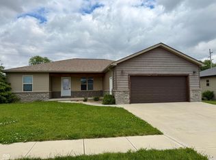 1904 N Oakmont Ave, Greensburg, IN 47240