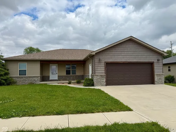 1904 N Oakmont Ave, Greensburg, IN 47240