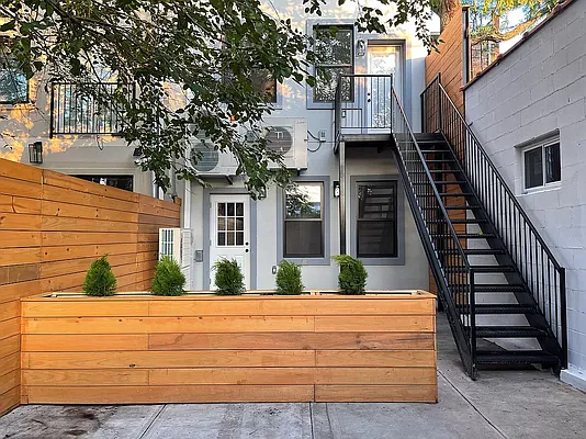 Rented by Compass | media 19