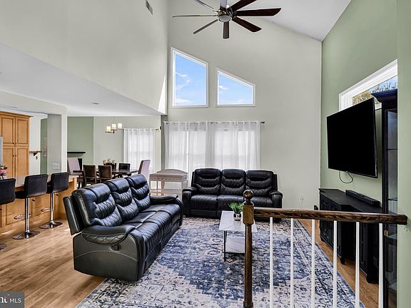 5th image of 6089 Noble Ln