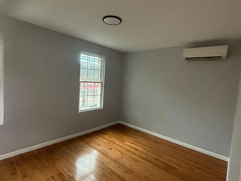 1715 Tenbroeck Ave #1 — Photo 7