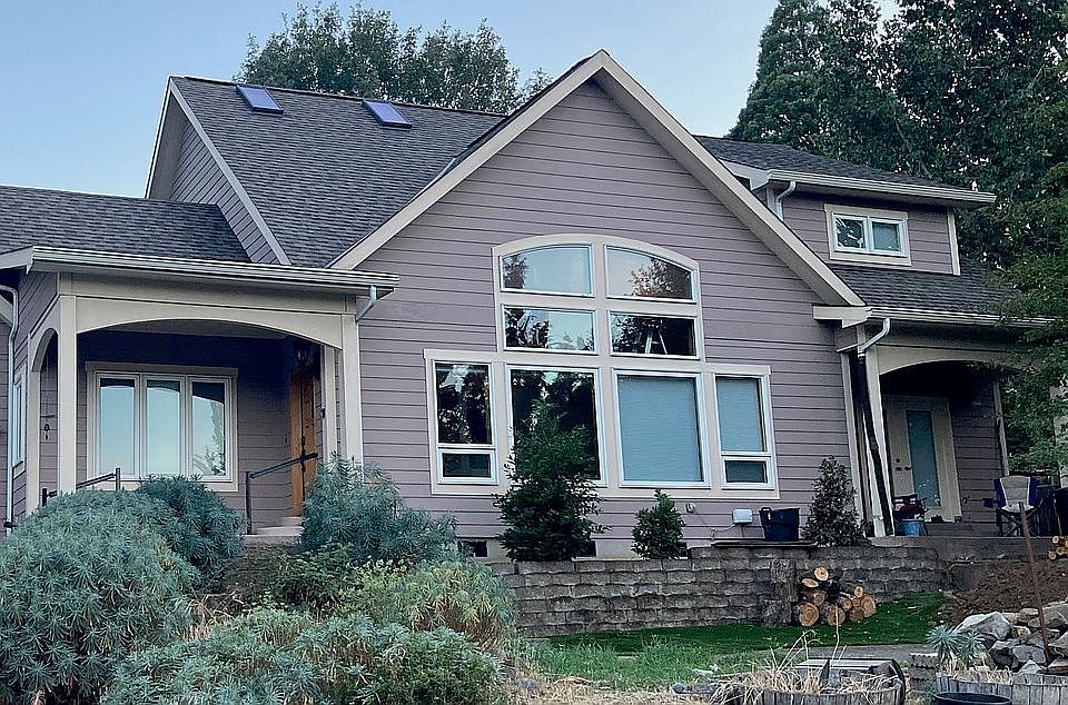 1st image of 4RENT Walker Ave