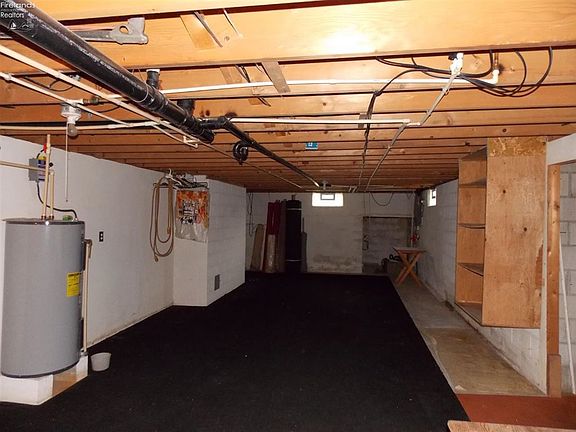 3rd image of 324 N County Road 198