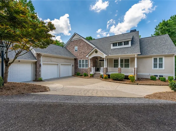 3 Soft Breeze Ct, Landrum, SC 29356