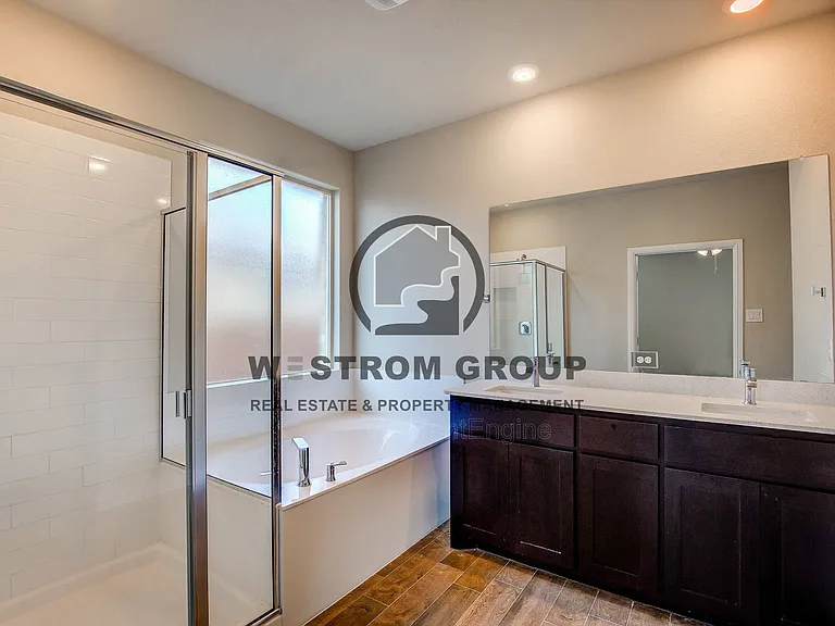 820 Greenford Mnr — Photo 24