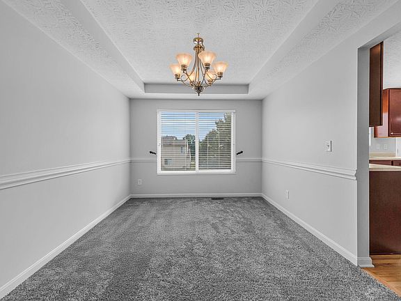 5th image of 9024 Georgian Ct