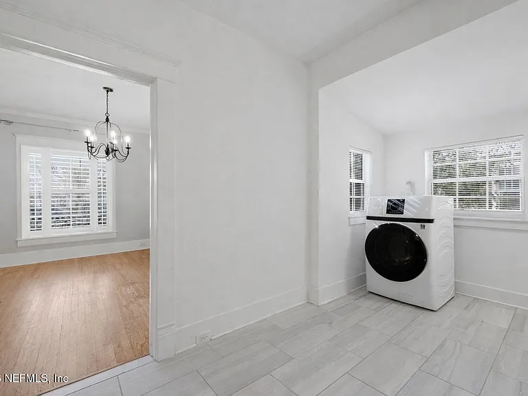 3649 Walsh St — Photo 11