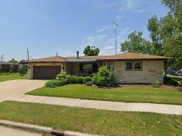 2108 25th AVENUE, Kenosha, WI 53140