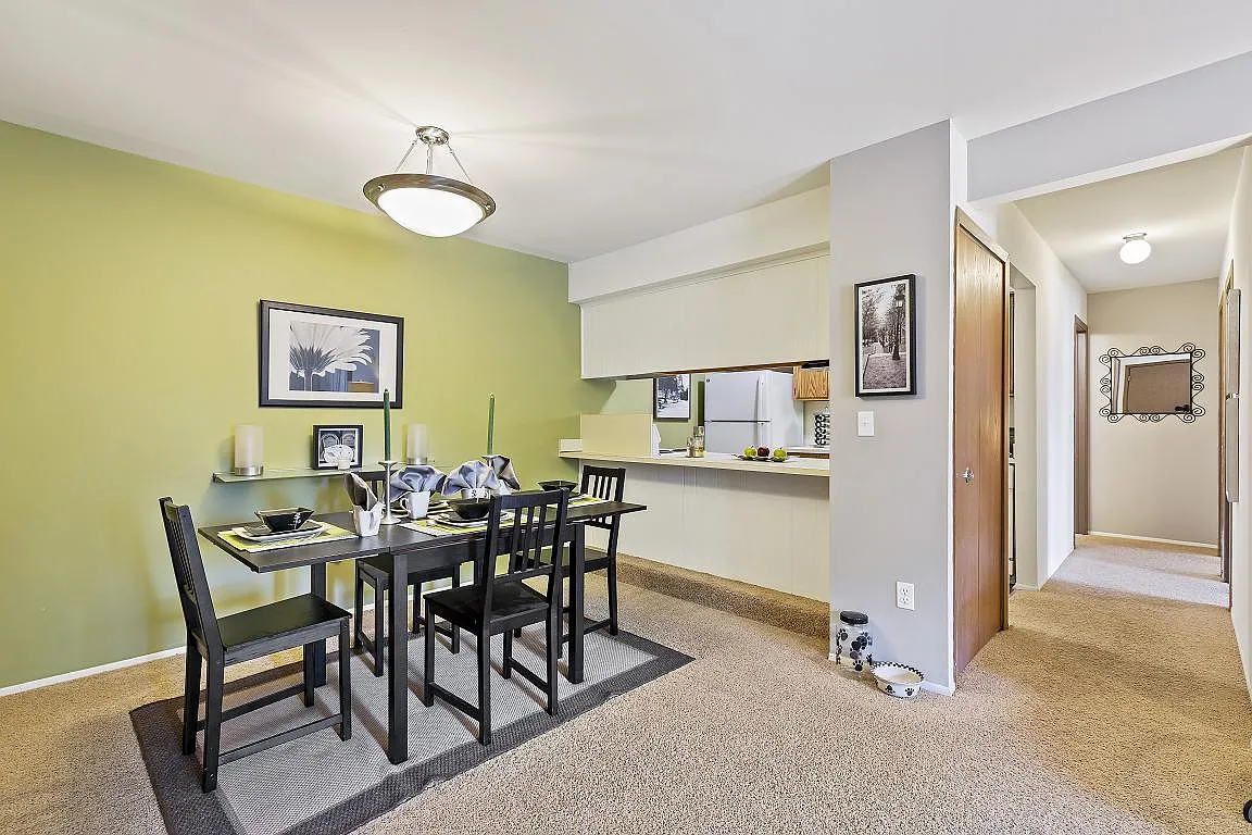 Woodland Villa Apartments — Photo 1
