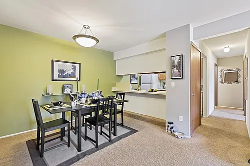 Woodland Villa Apartments Photo 1