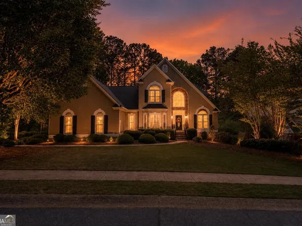716 Whisper Wind Ct, Woodstock, GA 30189