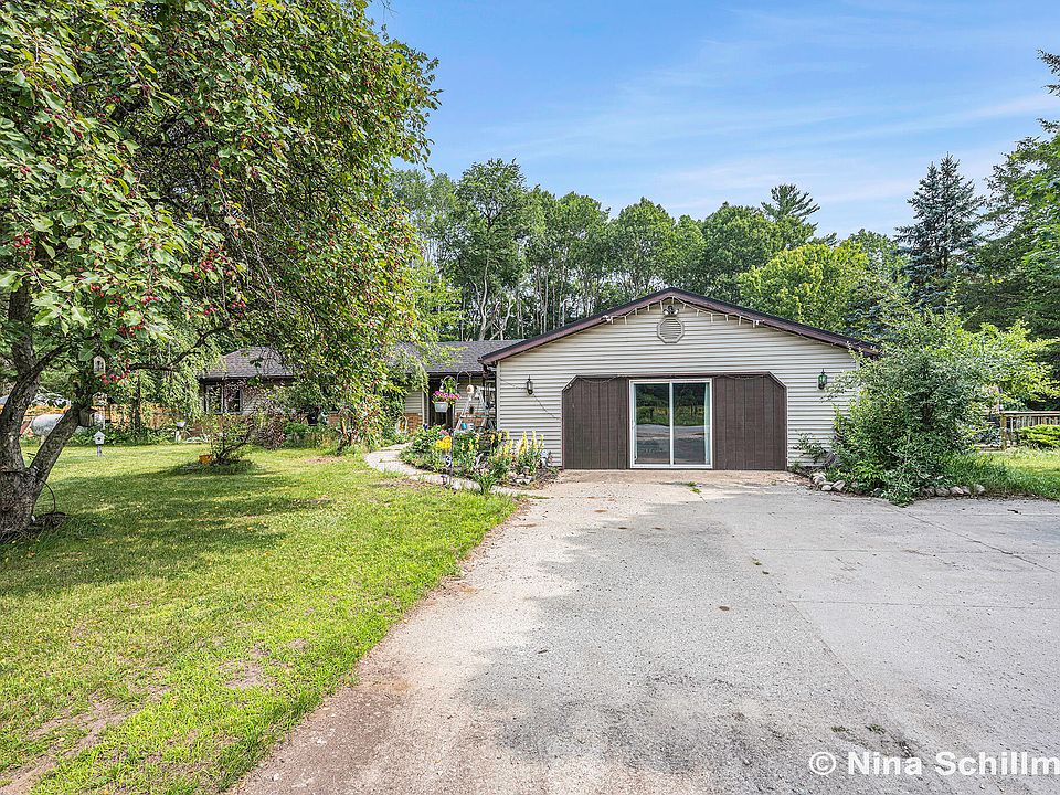 1161 E Croton Dr, Newaygo, MI 49337 Zillow