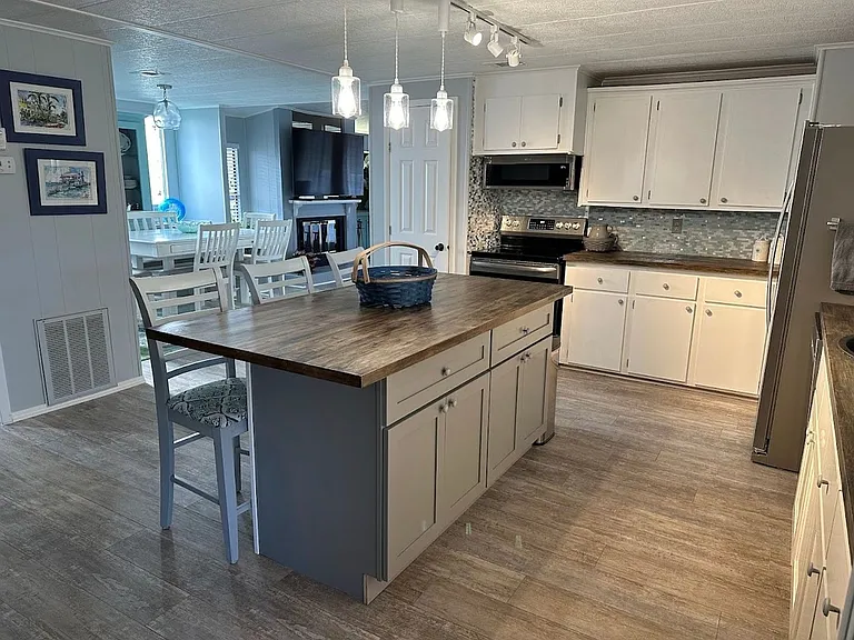 5700 Bayshore Rd #205 — Photo 17