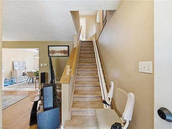 3rd image of 340 Cyrus St