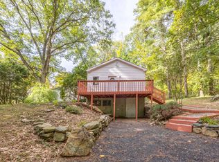 20 Puddin Ln, Mansfield, CT 06250