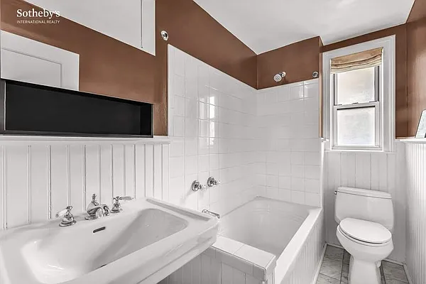 Sold by Sotheby's International Realty | media 11