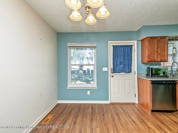 5th image of 6145 Scotmar Dr