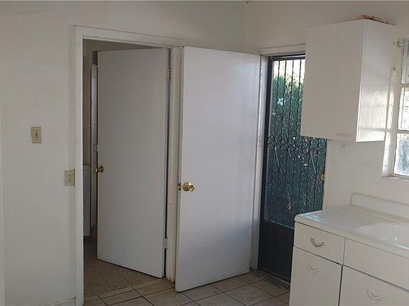 4th image of 2315 Magoffin Ave