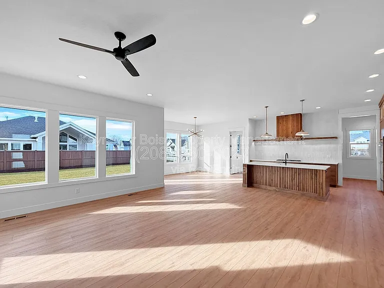 891 N Gracie Ave — Photo 15