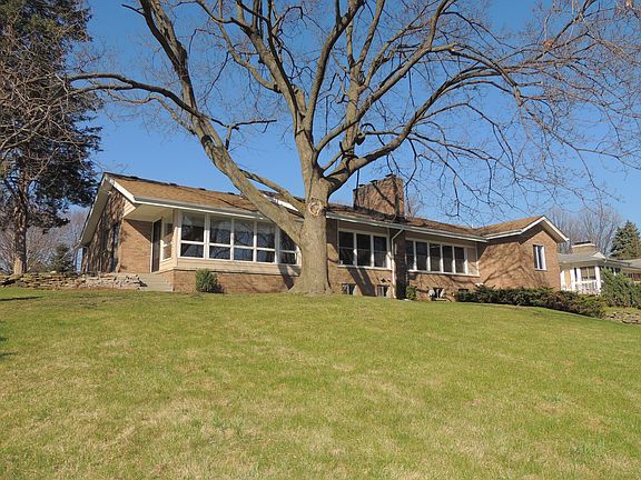 3rd image of 31 West Breitmeyer Place