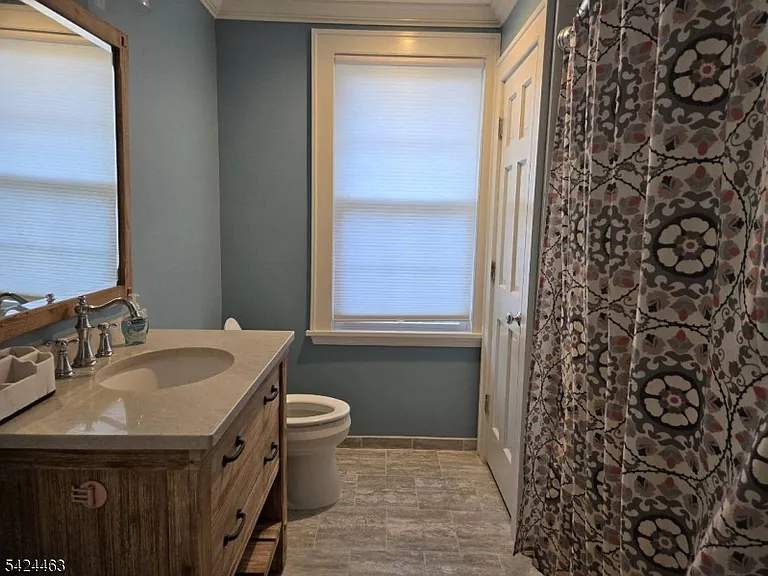 8 Spring Ln — Photo 17