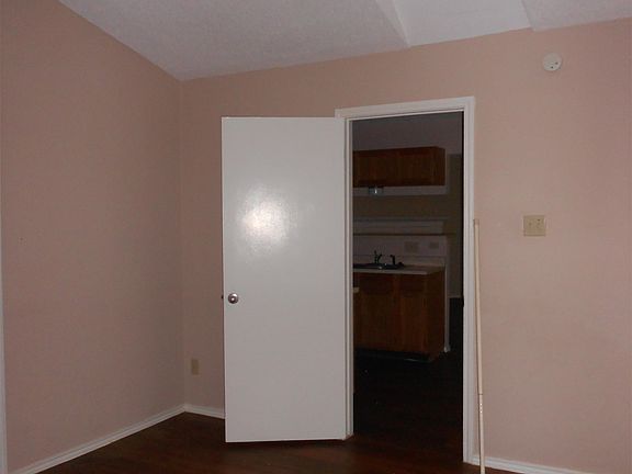 5th image of 104 Flying Jib Ct APT B