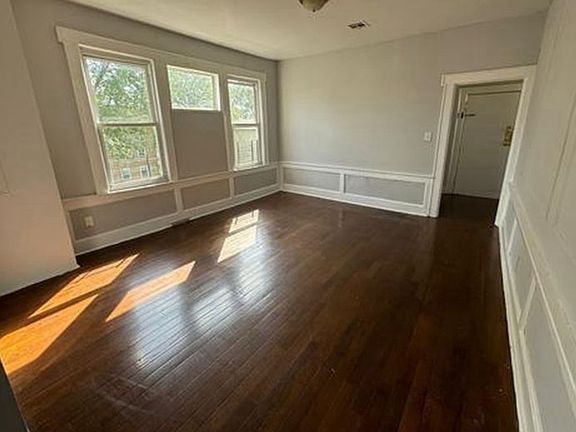 2nd image of 57 Fabyan Pl #Cpm3r