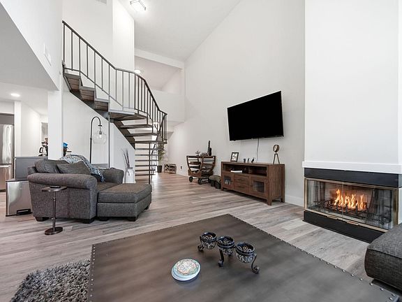2nd image of 845 8th Ave SE