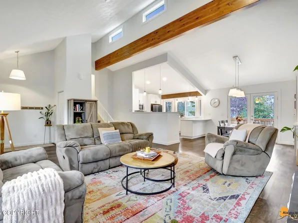 2510 Laird Cir, Anchorage, AK 99516