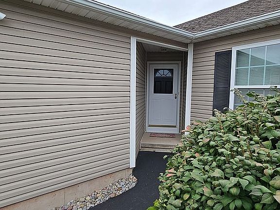 3rd image of 5114 Constitution Ln