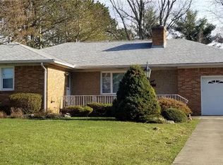 7521 Quaker Rd, Orchard Park, NY 14127