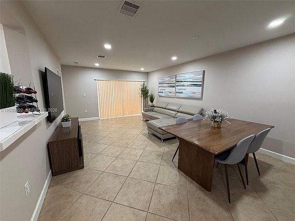3rd image of 4712 NW 114th Ave Unit 202