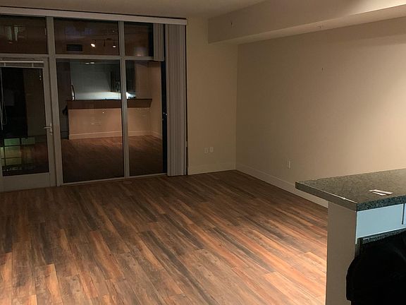 5th image of 206 Park Blvd Unit 401
