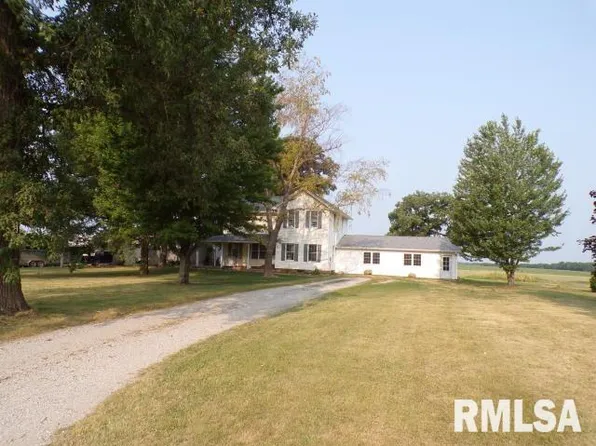 796 240th St, Viola, IL 61486